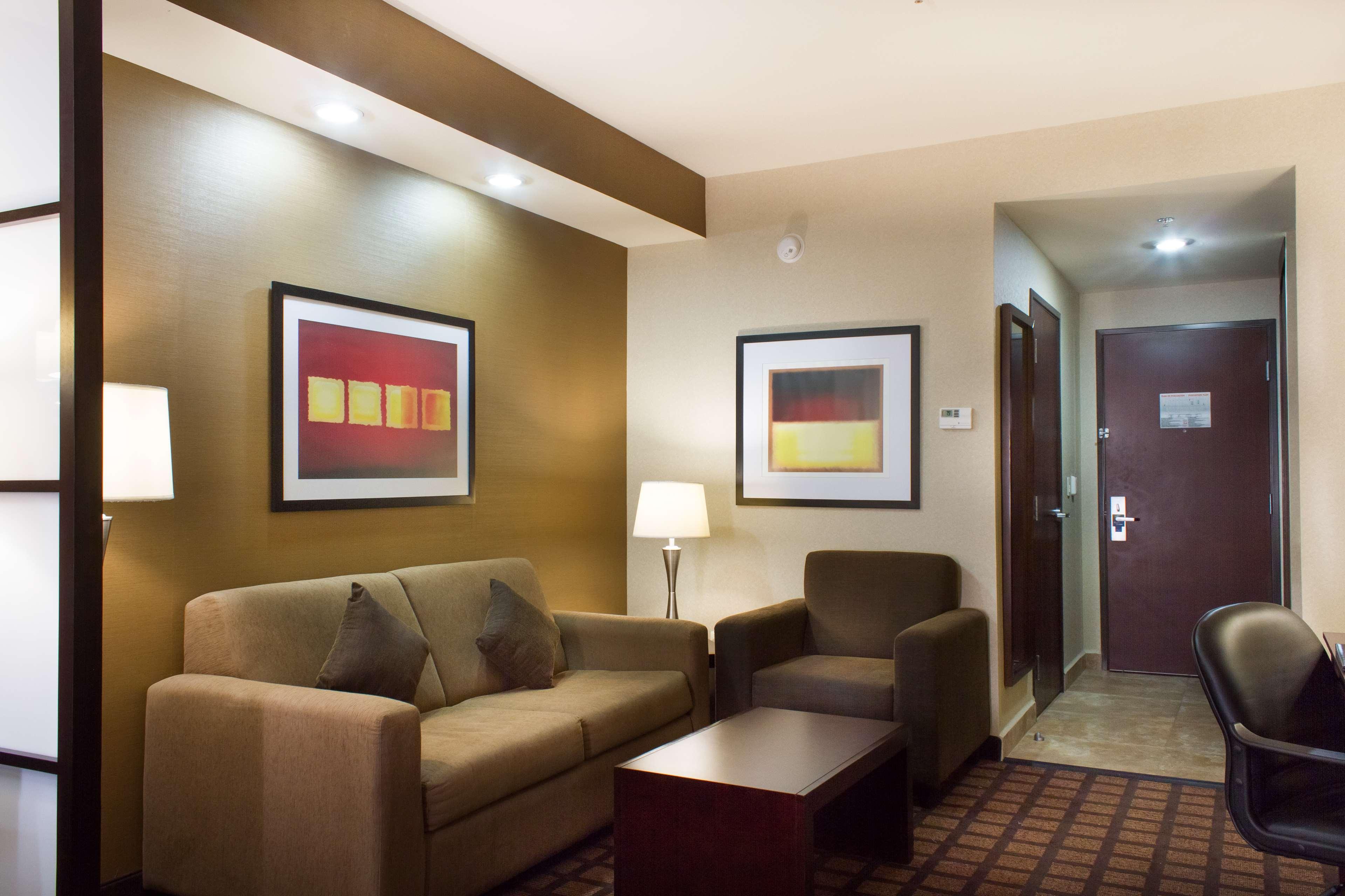 Best Western Premier Monterrey Aeropuerto Apodaca Zewnętrze zdjęcie Suite at the Residence Inn