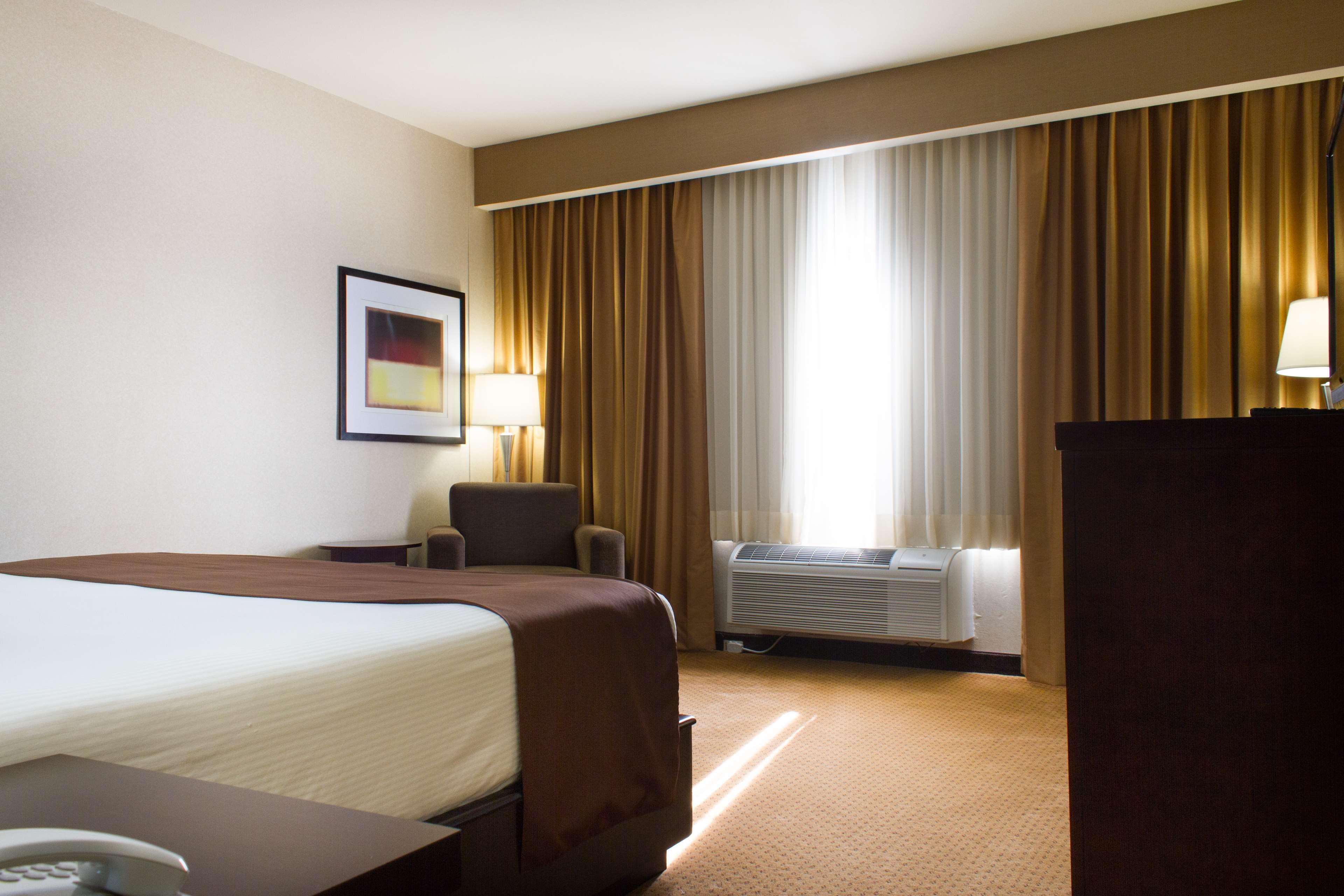 Best Western Premier Monterrey Aeropuerto Apodaca Zewnętrze zdjęcie A typical room at the Holiday Inn Express