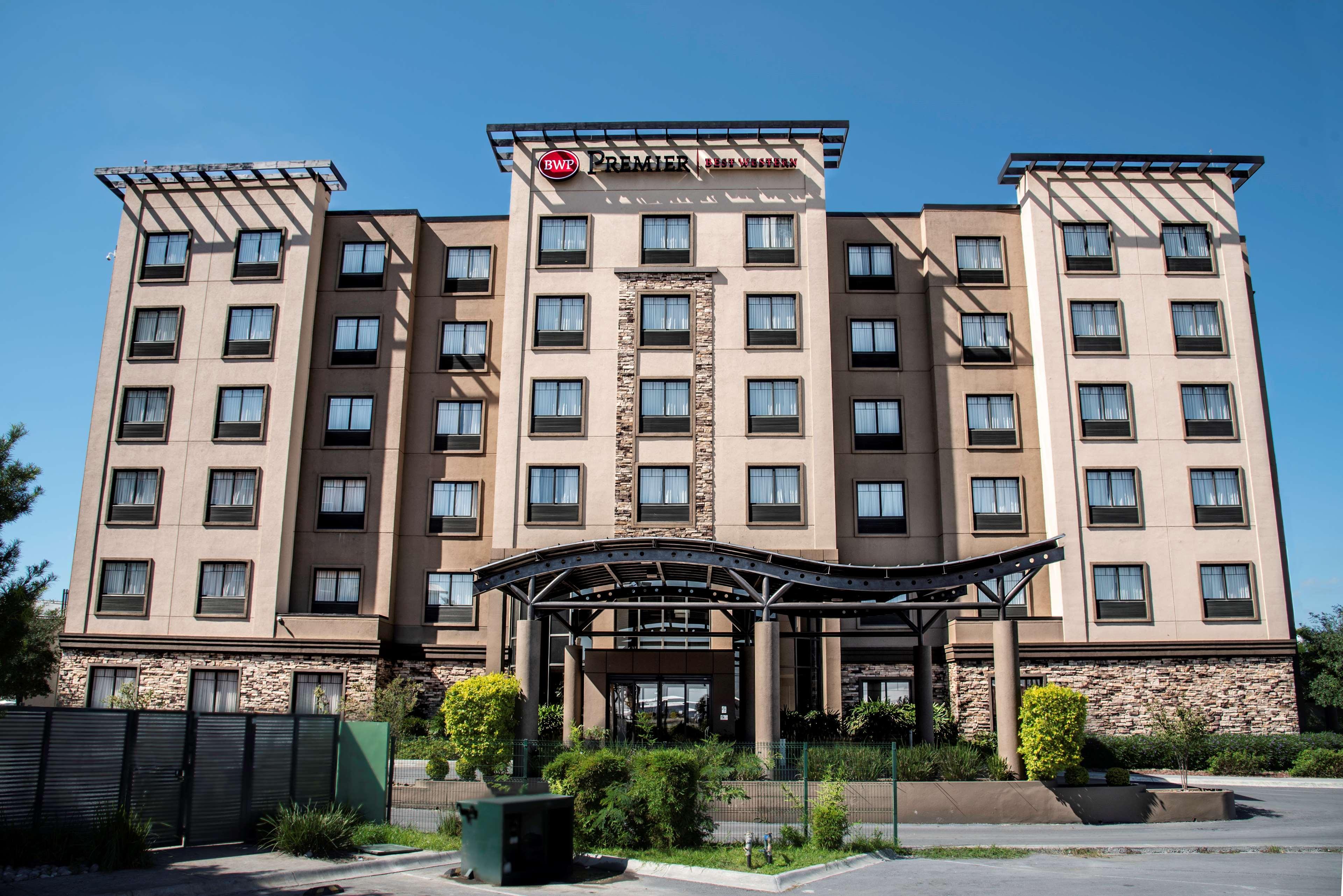 Best Western Premier Monterrey Aeropuerto Apodaca Zewnętrze zdjęcie The hotel in 2011