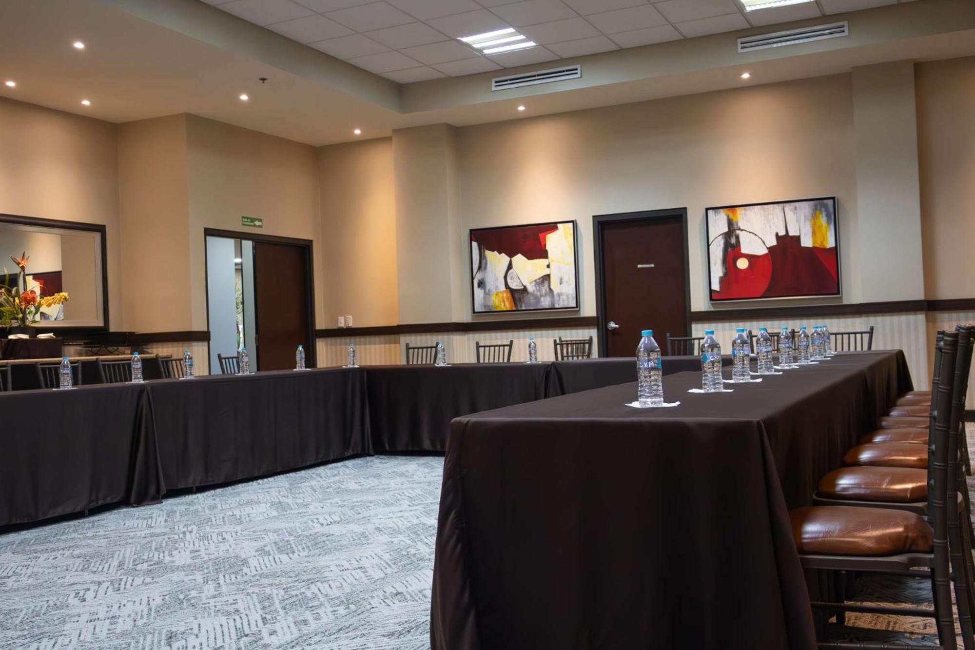 Best Western Premier Monterrey Aeropuerto Apodaca Zewnętrze zdjęcie Meeting room