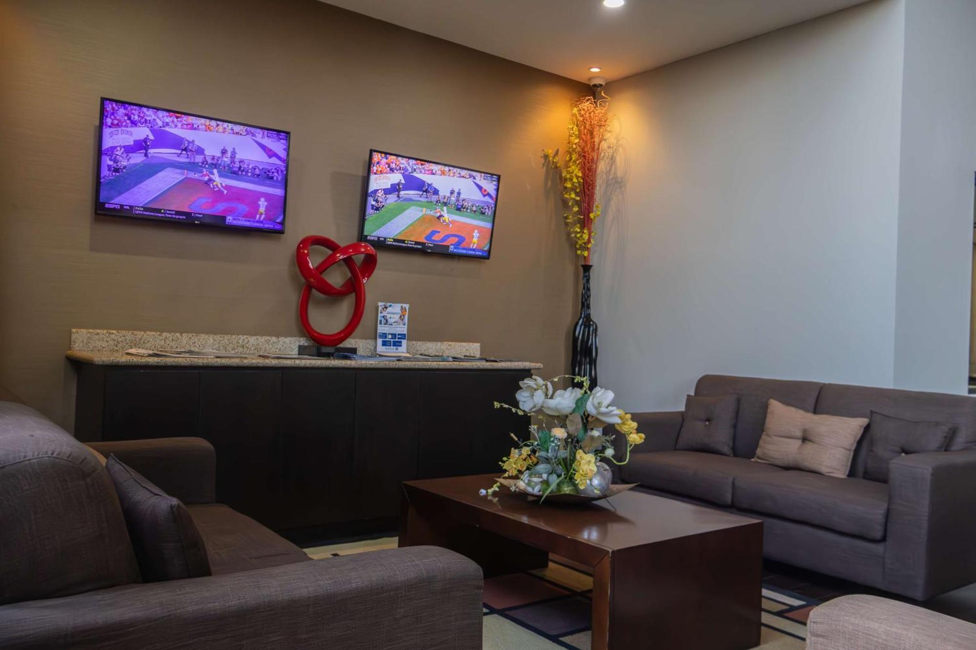Best Western Premier Monterrey Aeropuerto Apodaca Zewnętrze zdjęcie VIP Lounge at the airport.