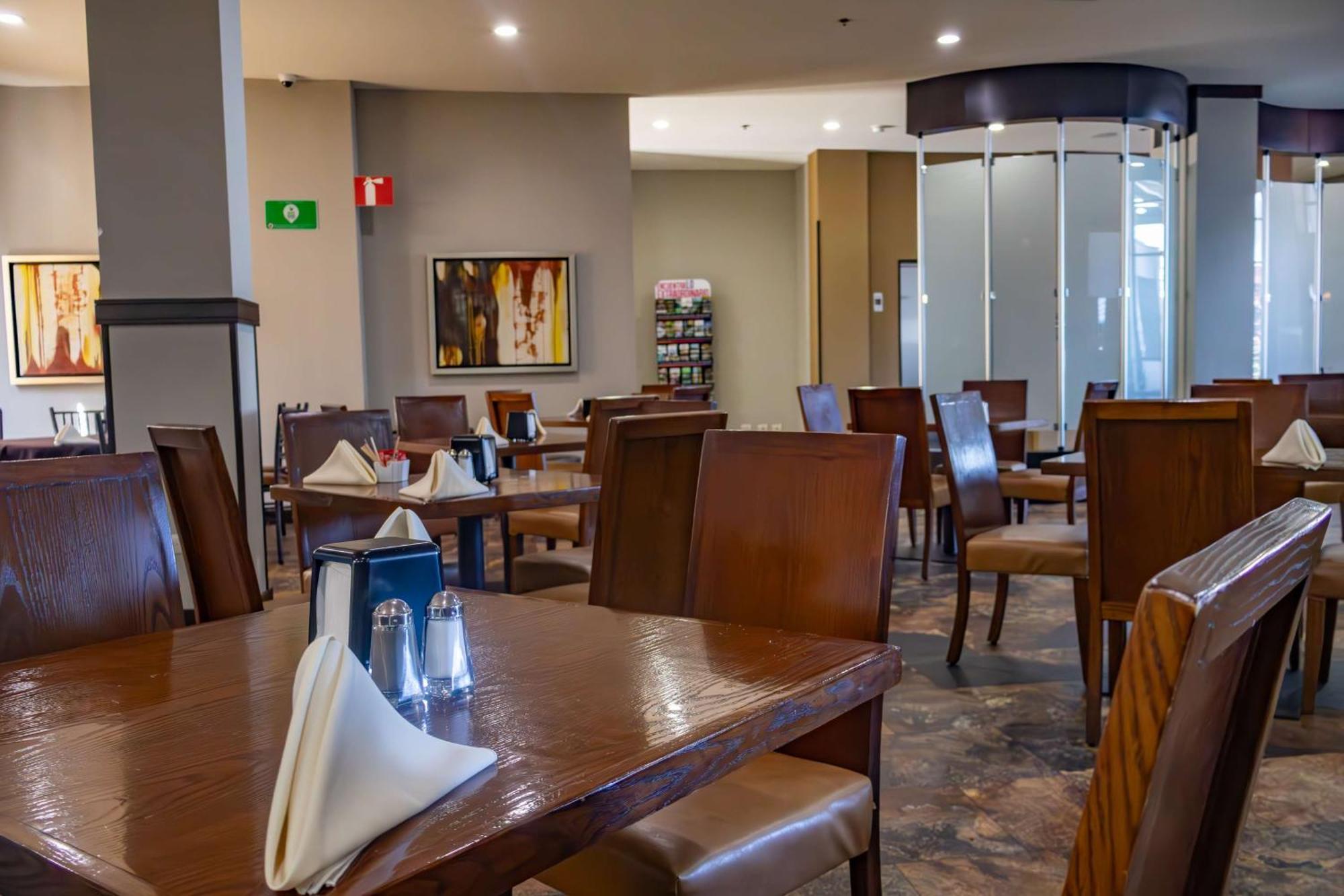 Best Western Premier Monterrey Aeropuerto Apodaca Zewnętrze zdjęcie The restaurant