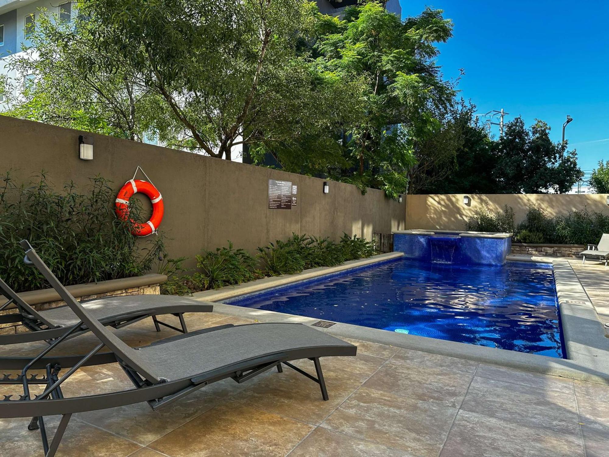 Best Western Premier Monterrey Aeropuerto Apodaca Zewnętrze zdjęcie 3D rendering of a swimming pool